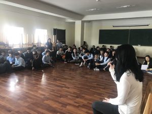 ДаТС-ийн ахлах сургуулийн багш, сурагчид 2016 оны төгсөгч Т.Цэнд-Аюуштай уулзалт хийлээ.