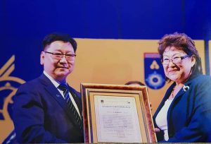 ДаТС-ийн ахмад профессорууд  ШУТИС-ийн ХАМГИЙН ХҮНДТЭЙ шагналаар шагнагдлаа