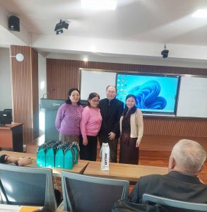 ШУТИС-ийн Дархан-Уул аймаг дахь Технологийн сургууль ахмадууддаа хүндэтгэл үзүүллээ